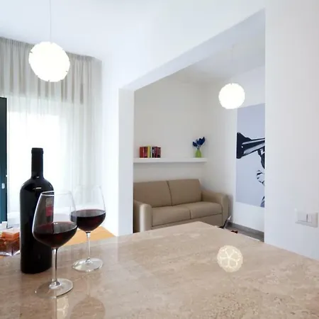 Lucienne Il Piccolo Apartment