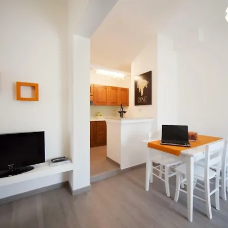 Lucienne Il Piccolo Apartment *
